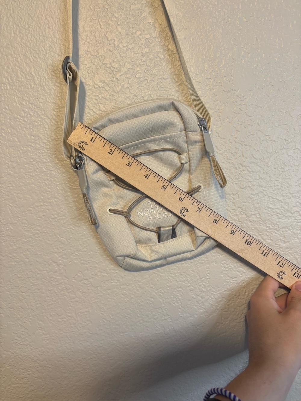 The North Face Cross Body Bag Purse Hiking Lightweight Neutral Tan - Picture 6 of 8